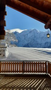 retraite Haute Savoie silence Chamonix -Mont-Blanc Alpes. Retraites spirituelles en silence. Foyer de charité de la Flatière en montagne face au Mont Blanc
