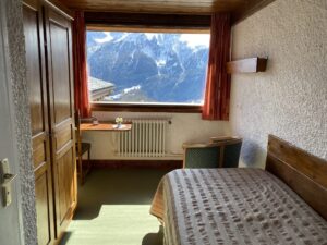 Chambre face au Mont-Blanc au Foyer de Charité de la Flatière